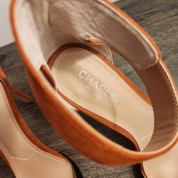 Charles by Charles David Orange Black Suede Strap Pump Heels Almost New Size 8.5 - Picture 3 of 11